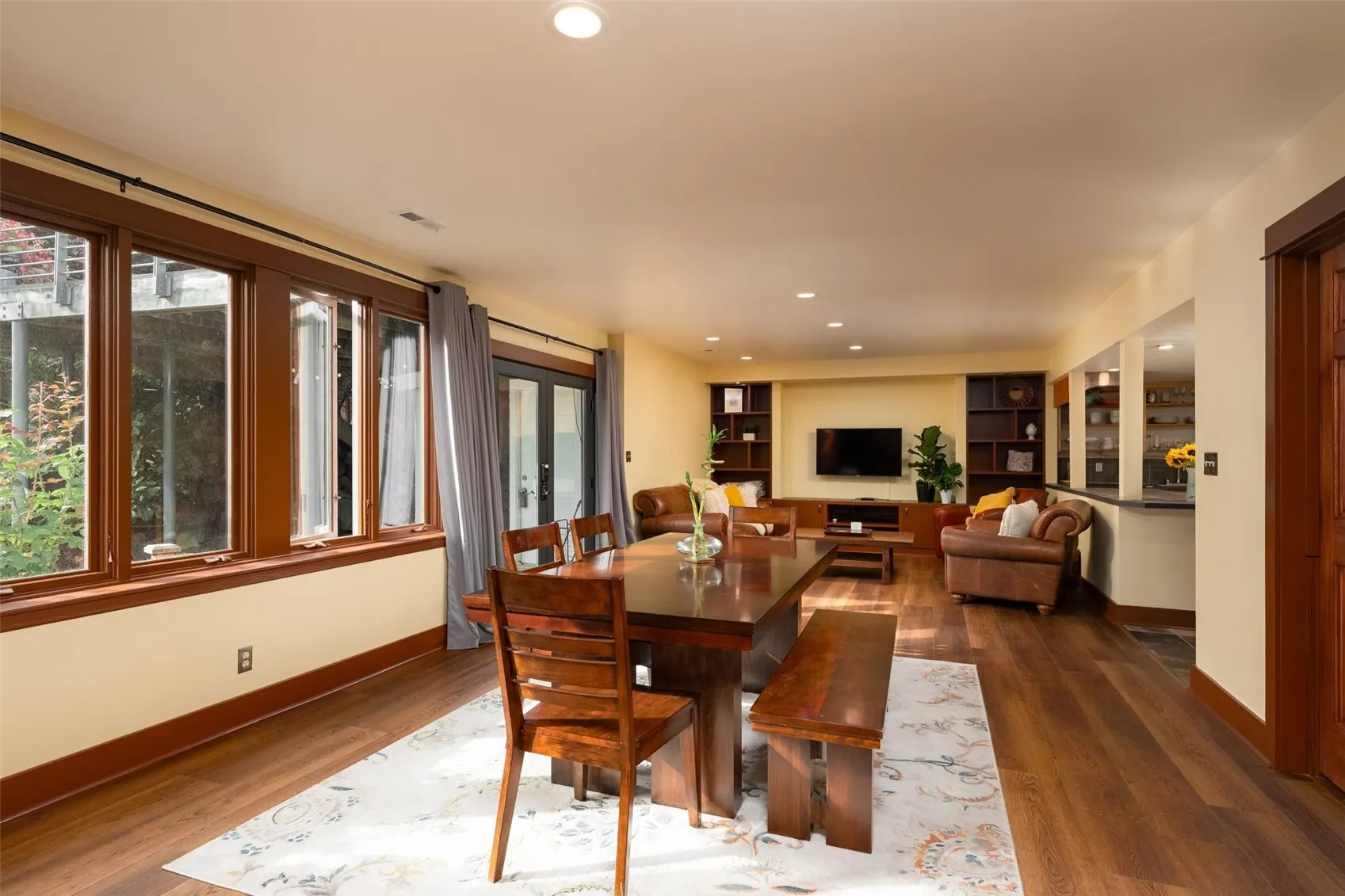 8215 NE 115th Place #Bsment, Kirkland, WA 98034