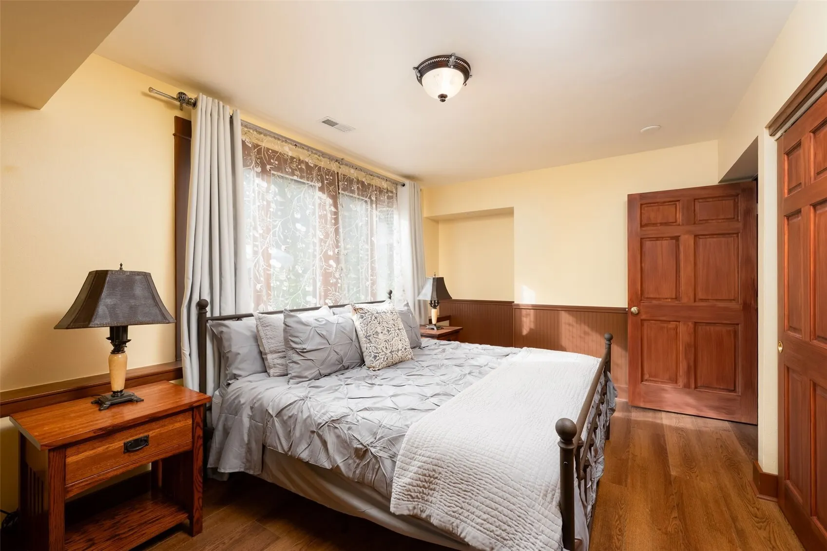 8215 NE 115th Place #Bsment, Kirkland, WA 98034