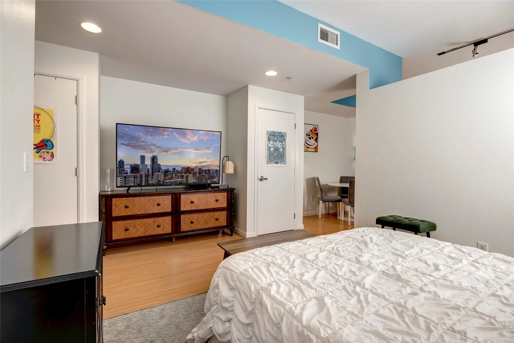 17 W Mercer Street #104, Seattle, WA 98119