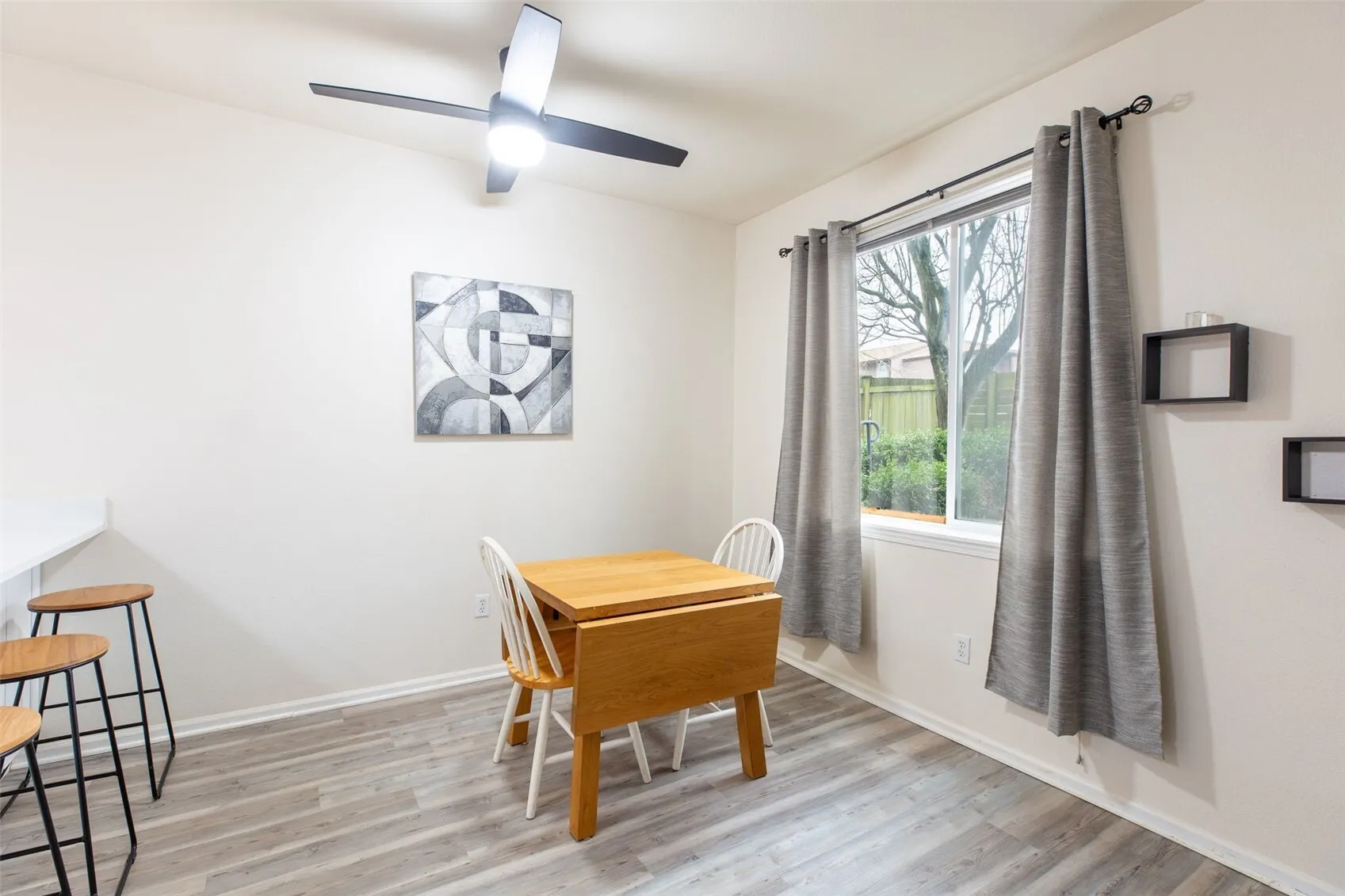 10511 Midvale Avenue N #101, Seattle, WA 98133