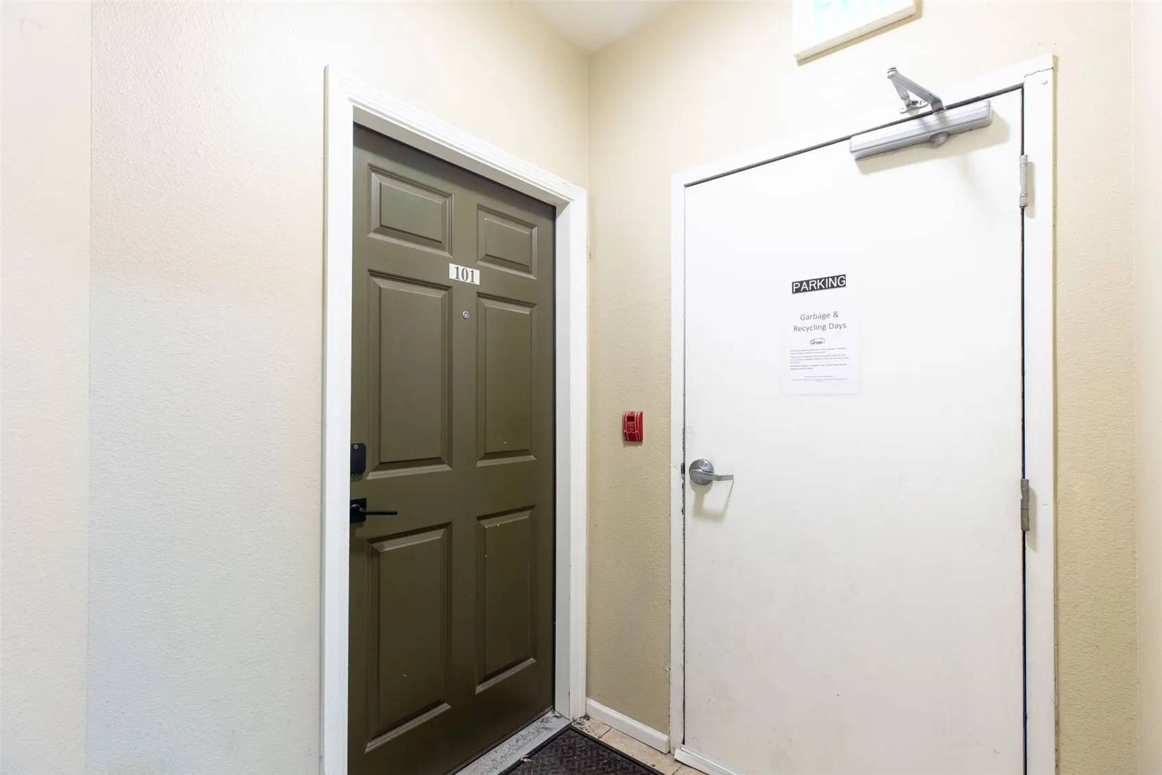 10511 Midvale Avenue N #101, Seattle, WA 98133