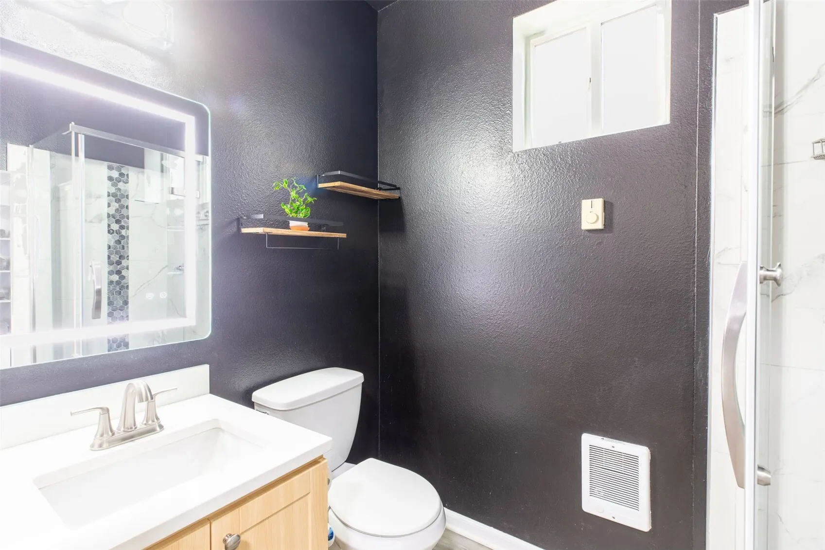 10511 Midvale Avenue N #101, Seattle, WA 98133