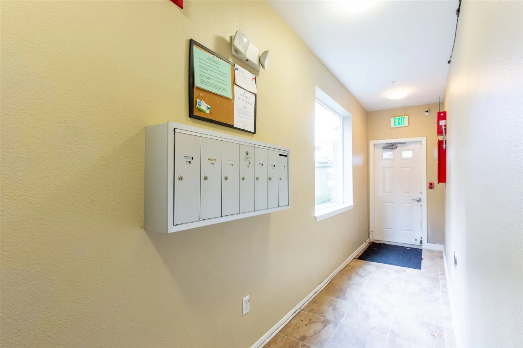 10511 Midvale Avenue N #101, Seattle, WA 98133