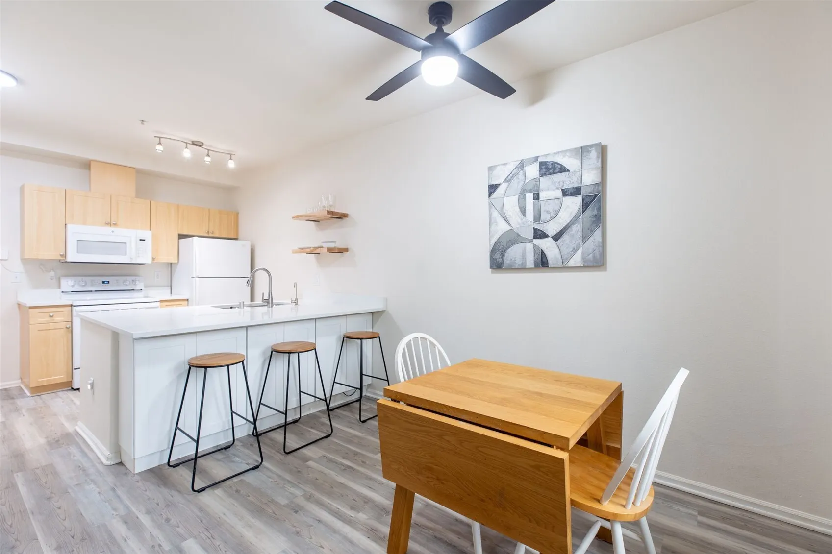 10511 Midvale Avenue N #101, Seattle, WA 98133