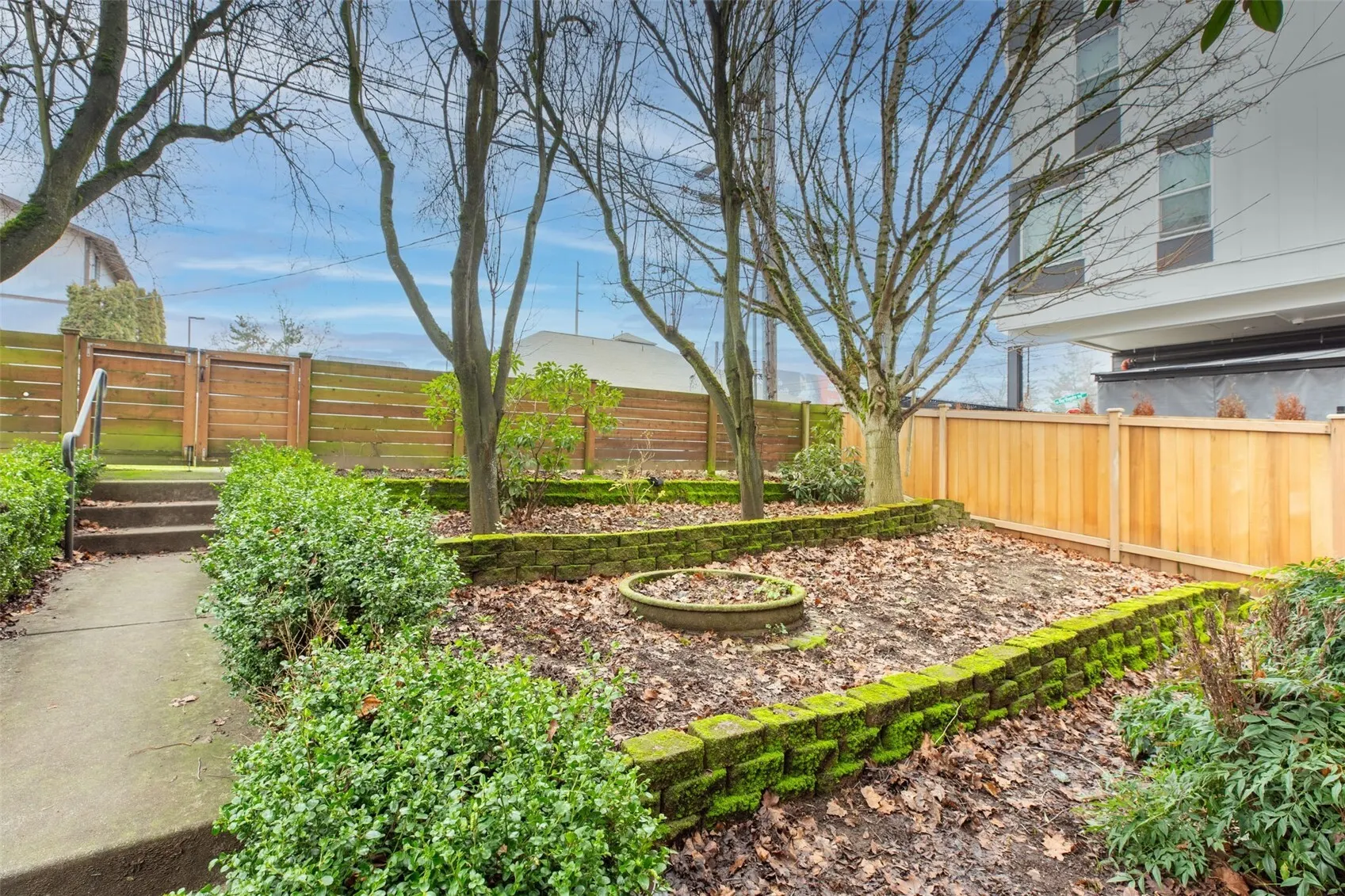 10511 Midvale Avenue N #101, Seattle, WA 98133