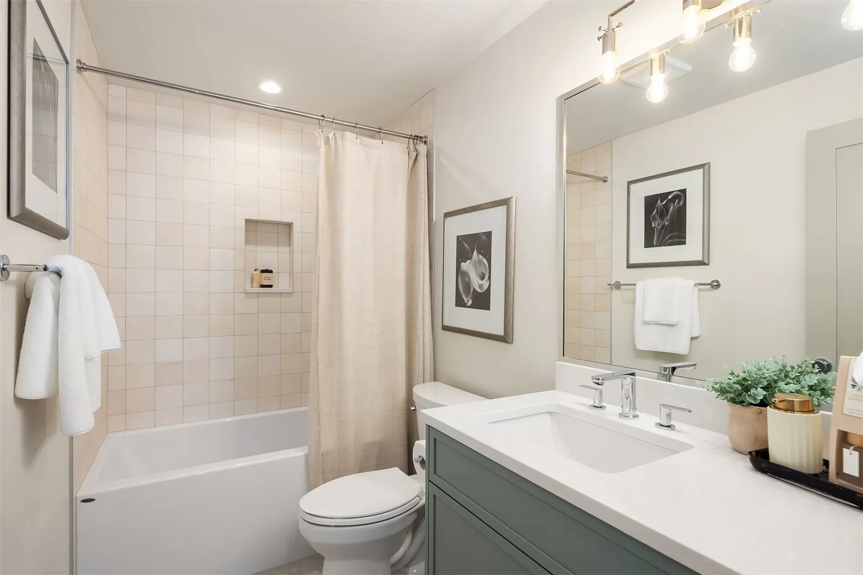 4191 42nd Avenue NE, Seattle, WA 98105