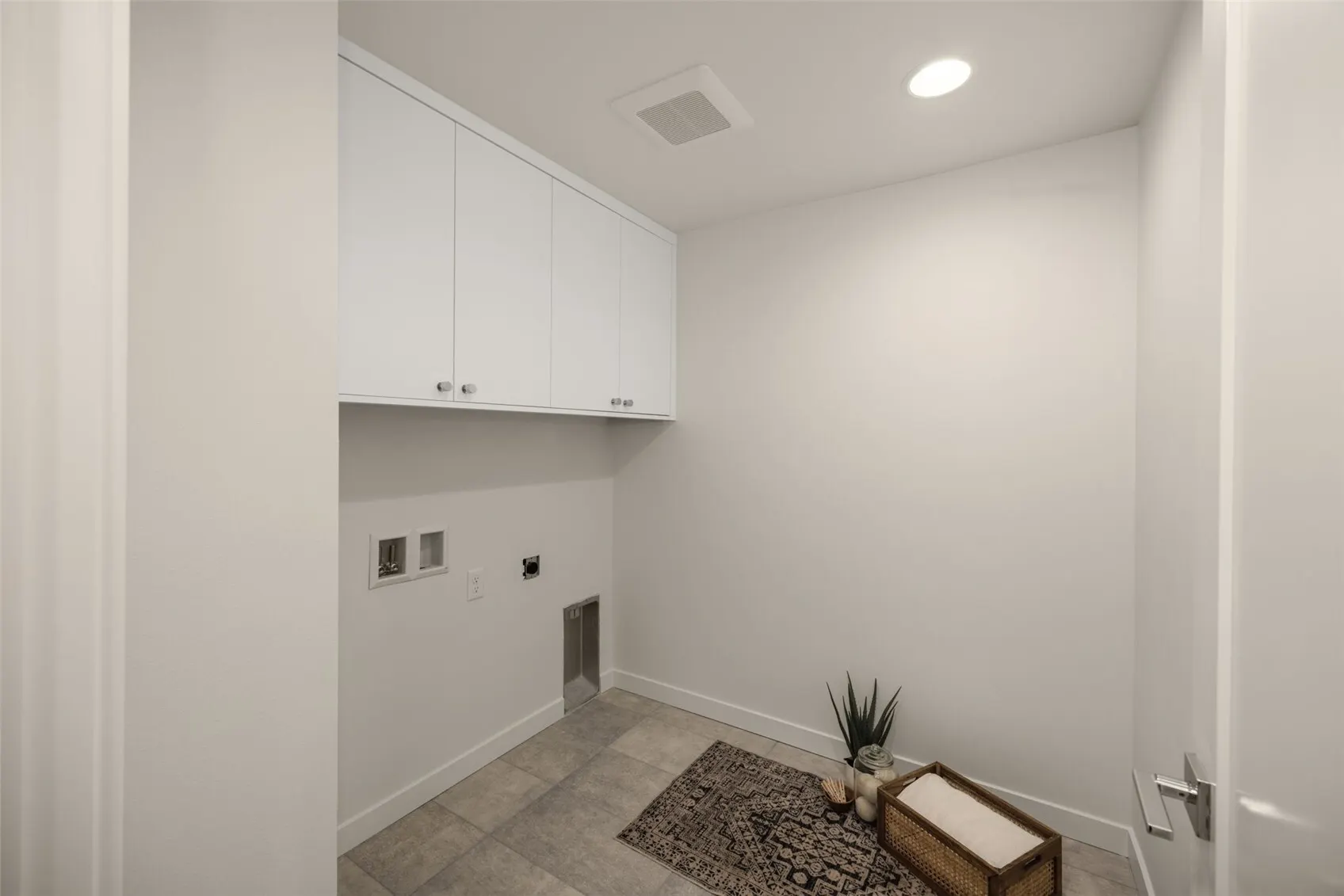 8313 E 12th Avenue NW, Seattle, WA 98117