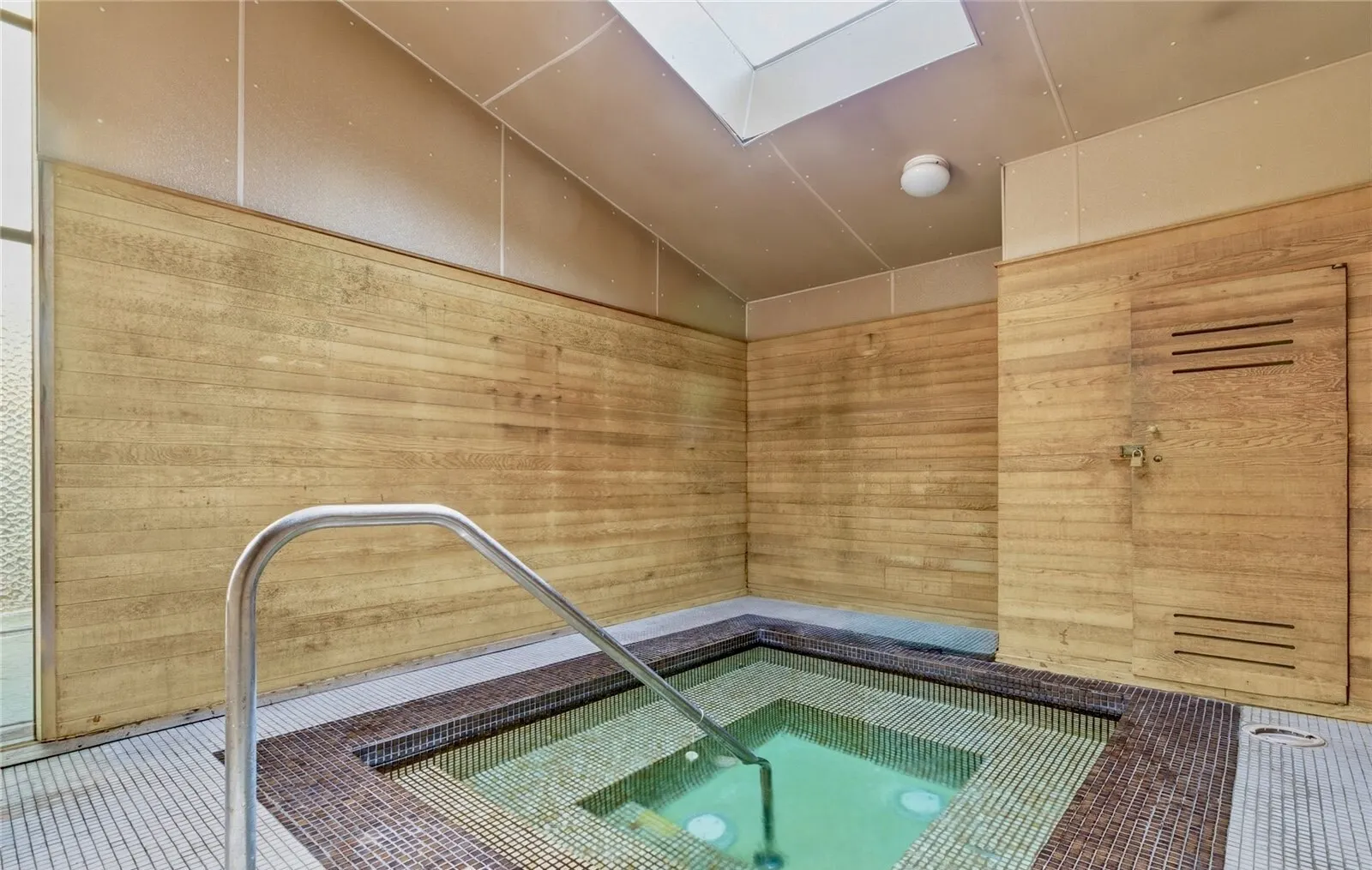 13307 15th Avenue NE #C3, Seattle, WA 98125
