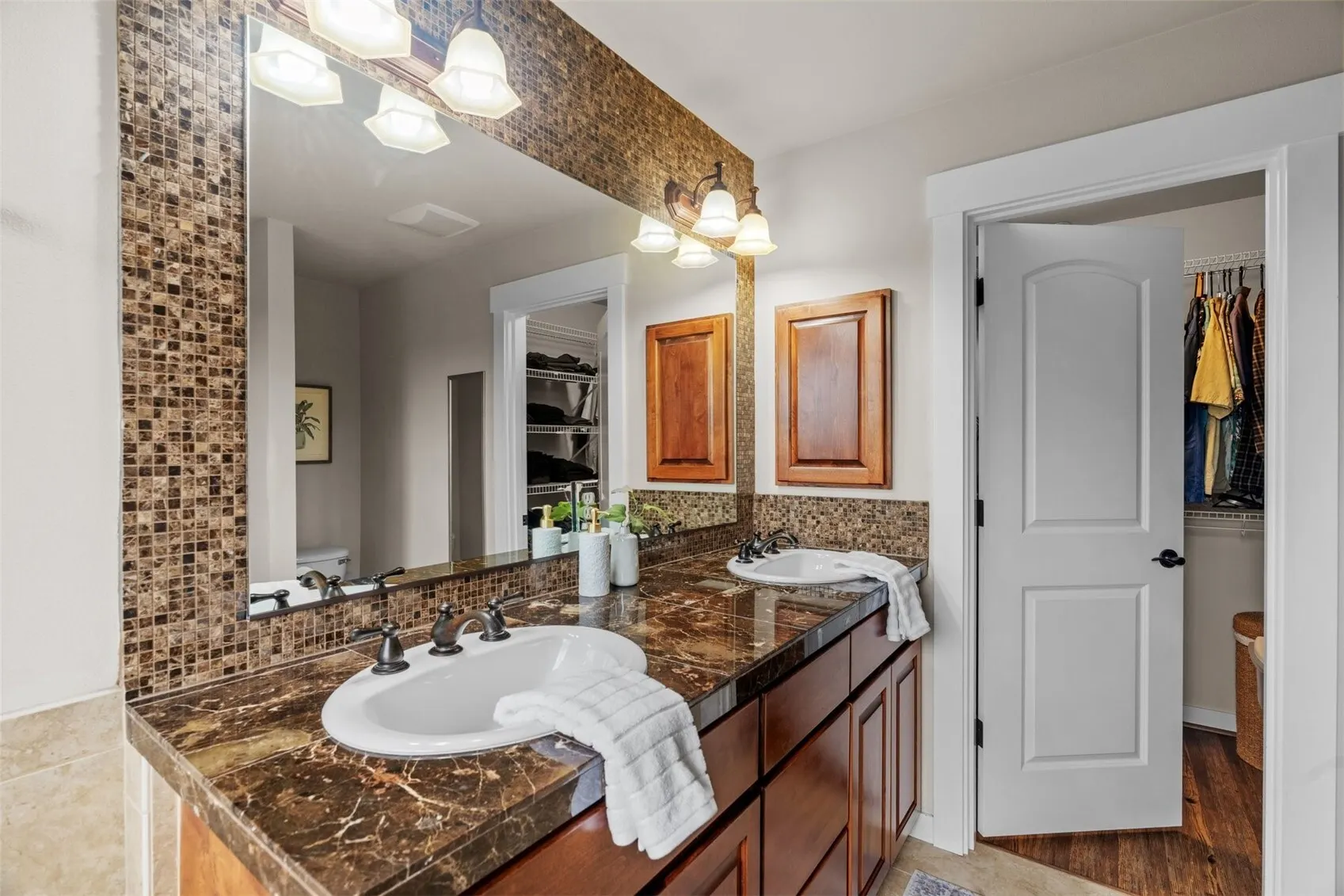 15186 132nd Avenue NE, Woodinville, WA 98072