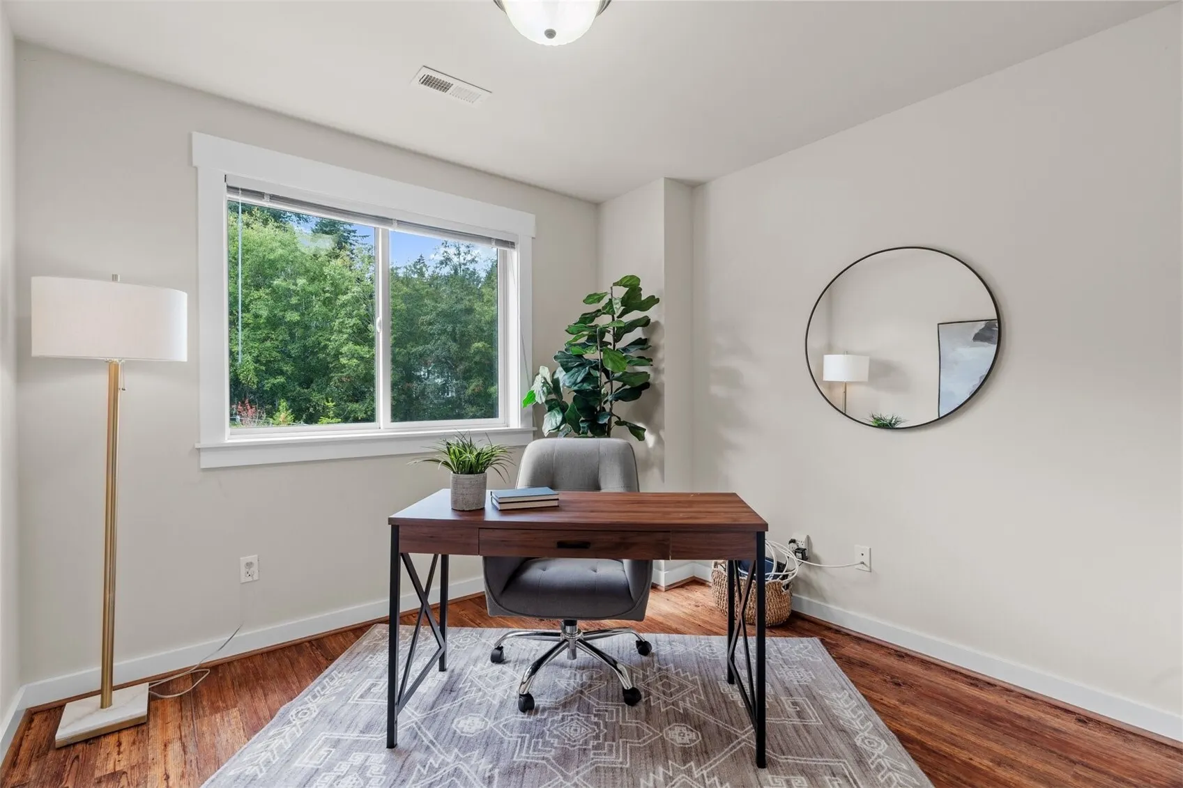 15186 132nd Avenue NE, Woodinville, WA 98072