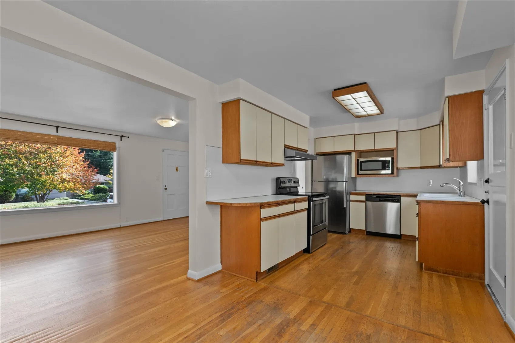 7755 44th Avenue NE, Seattle, WA 98115