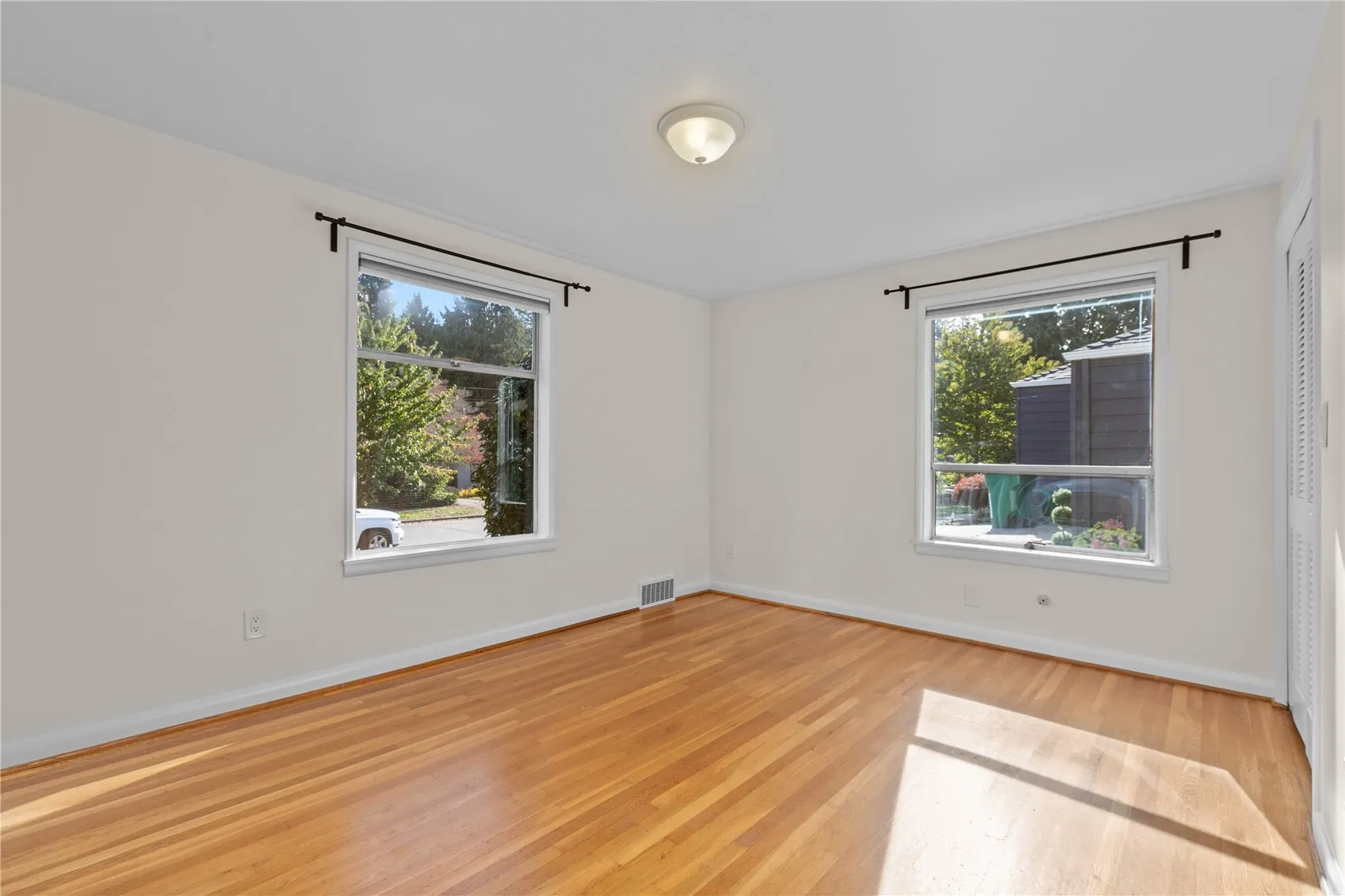 7755 44th Avenue NE, Seattle, WA 98115