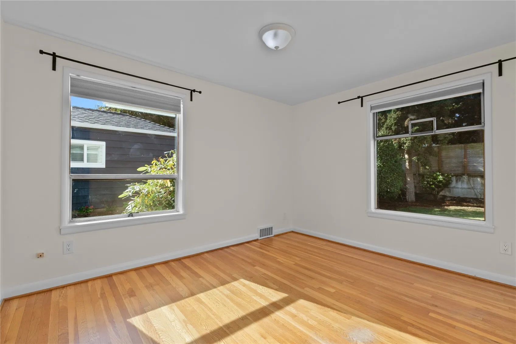 7755 44th Avenue NE, Seattle, WA 98115