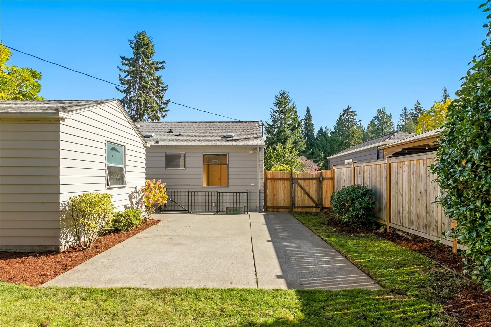7755 44th Avenue NE, Seattle, WA 98115