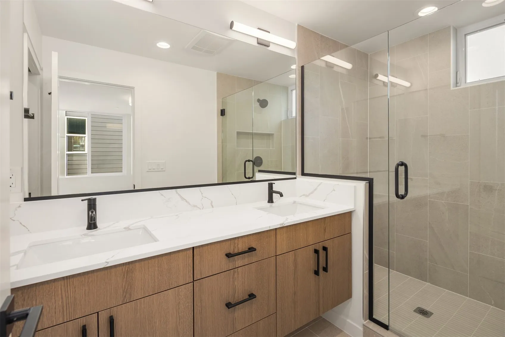723 15th Avenue #A, Seattle, WA 98122