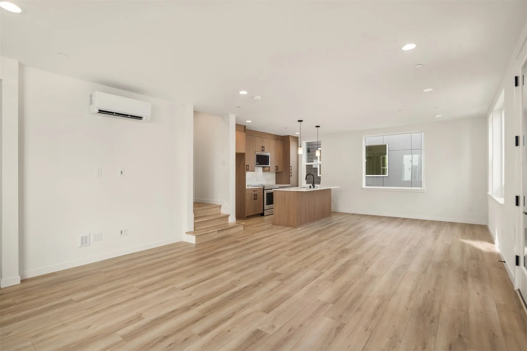 723 15th Avenue #A, Seattle, WA 98122