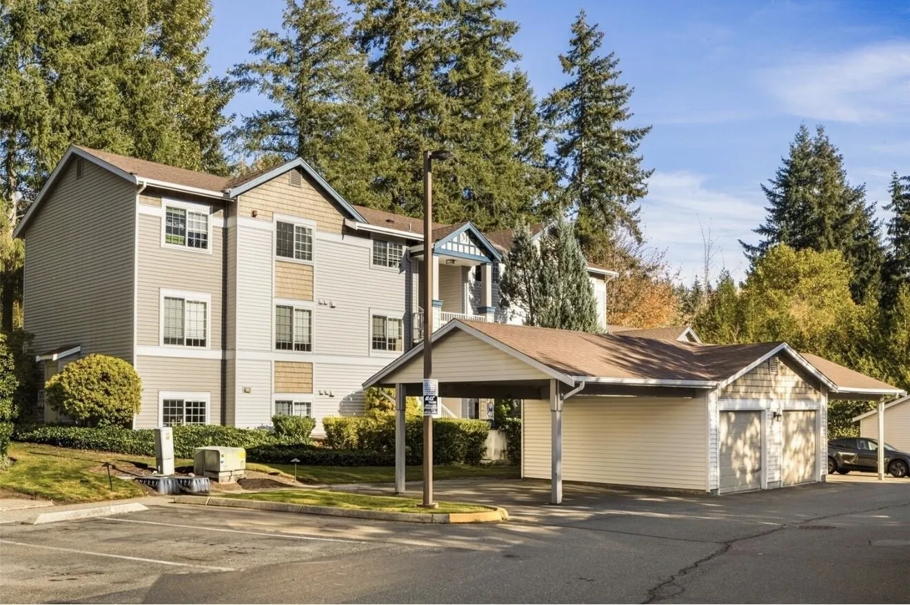 25235 SE Klahanie Boulevard #M202, Sammamish, WA 98029