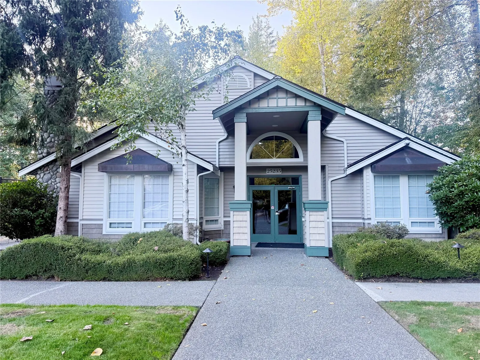 25235 SE Klahanie Boulevard #M202, Sammamish, WA 98029