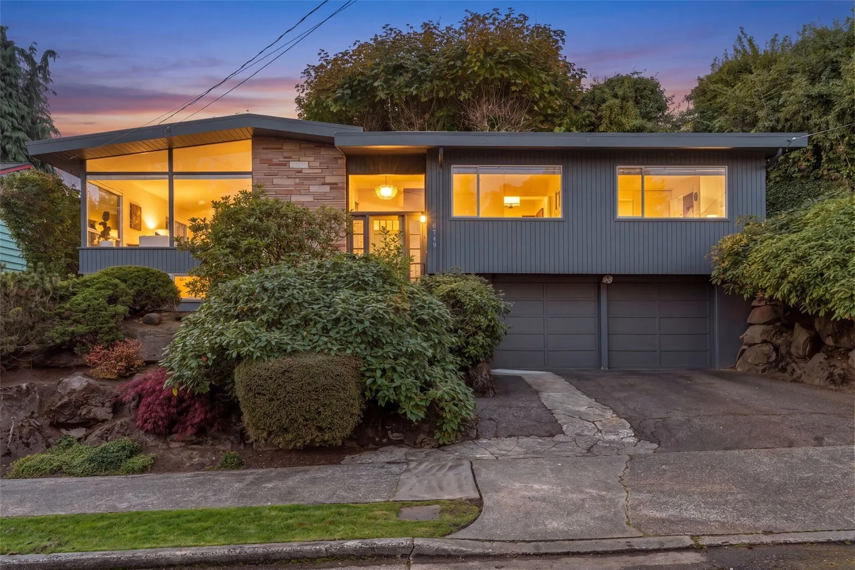 6749 55th Avenue S, Seattle, WA 98118