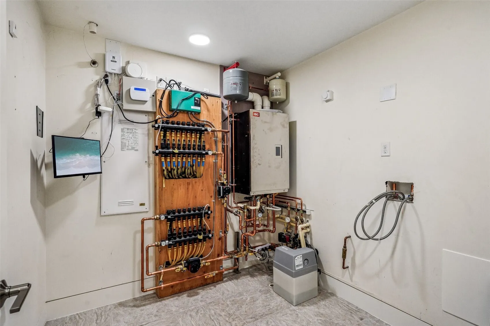 2220 Broadway E, Seattle, WA 98102