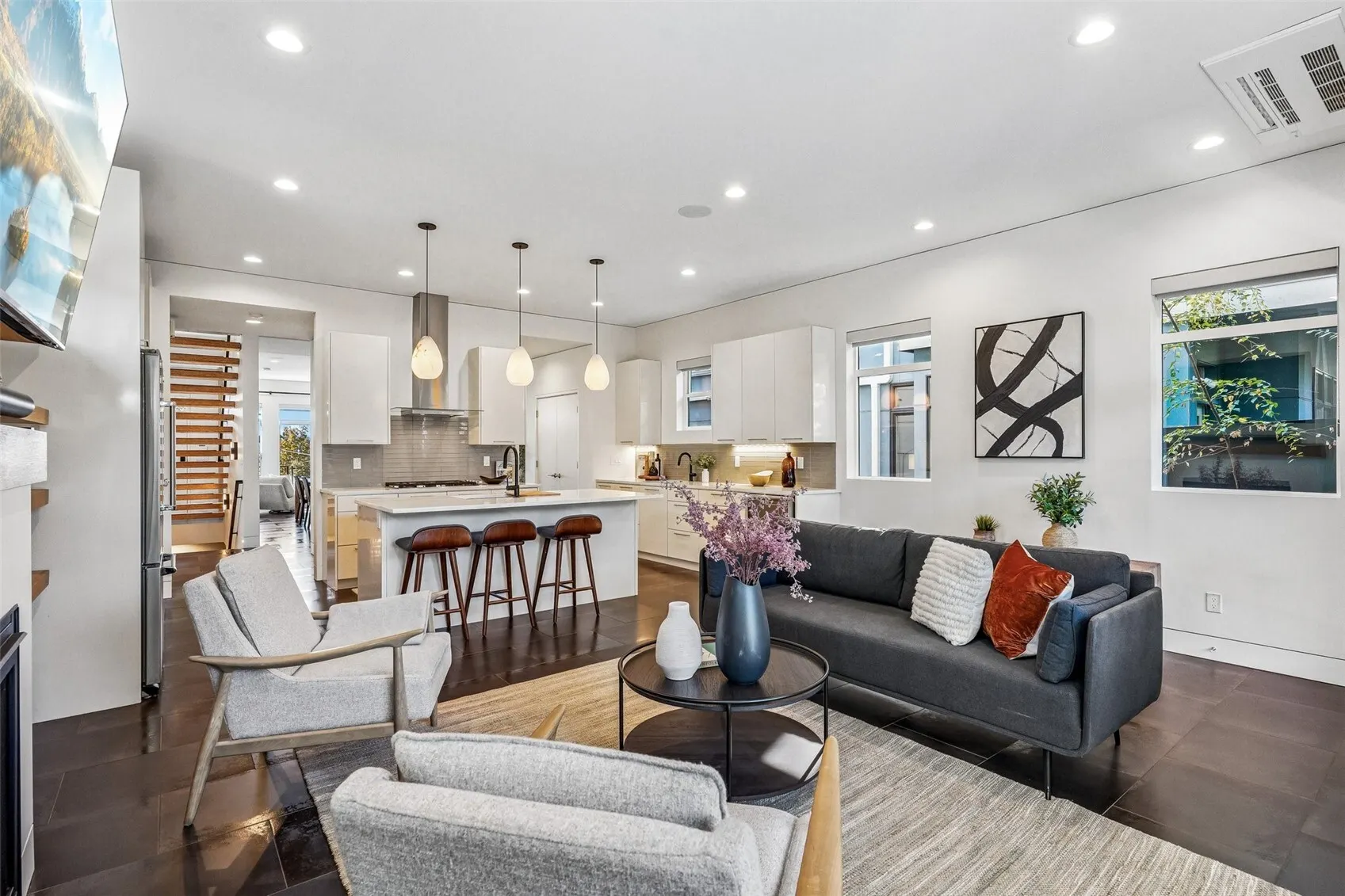 2220 Broadway E, Seattle, WA 98102