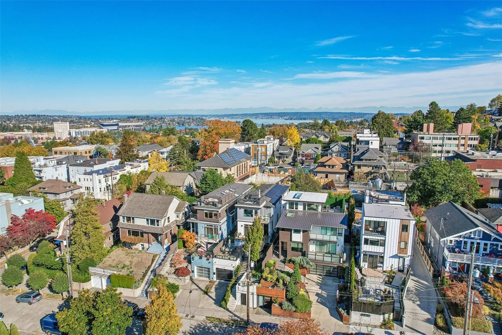 2220 Broadway E, Seattle, WA 98102