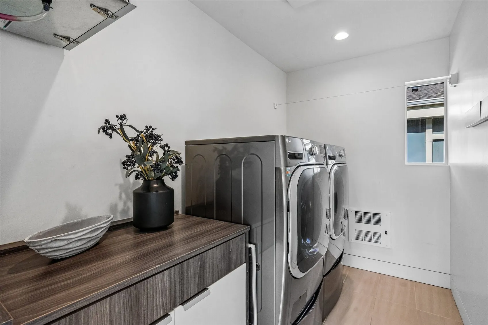 2220 Broadway E, Seattle, WA 98102