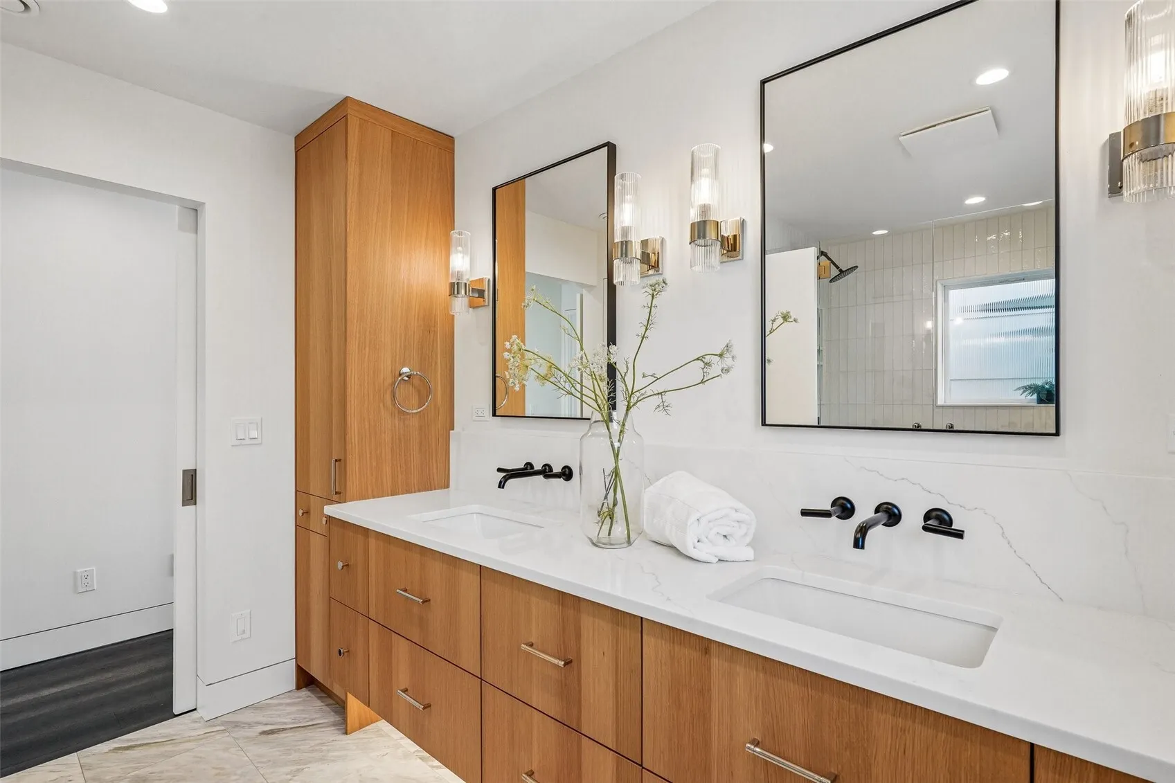 2220 Broadway E, Seattle, WA 98102