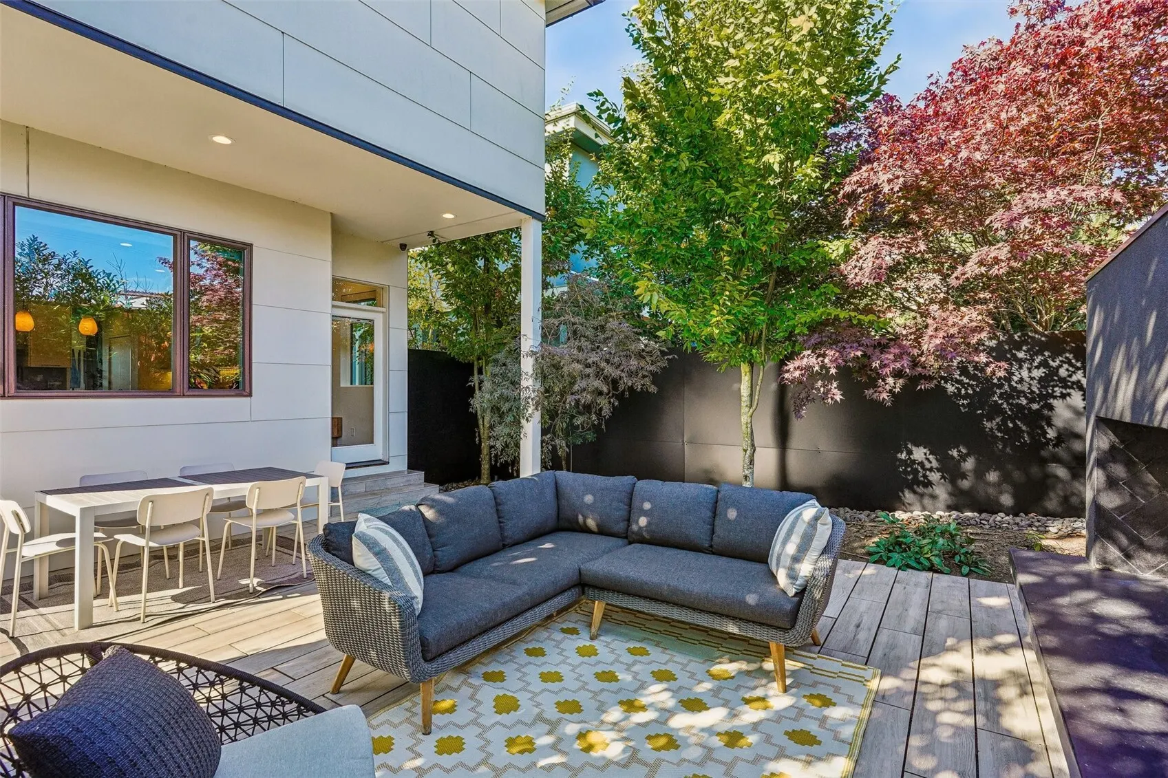 2220 Broadway E, Seattle, WA 98102