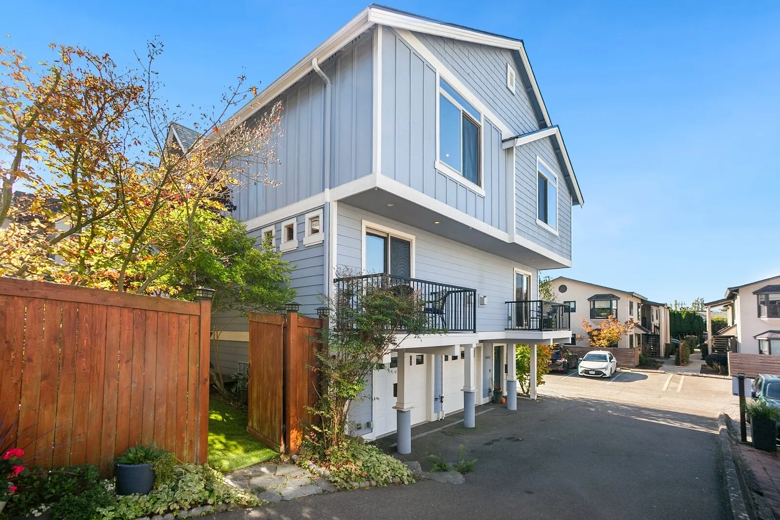 3043 59th Avenue SW #B, Seattle, WA 98116
