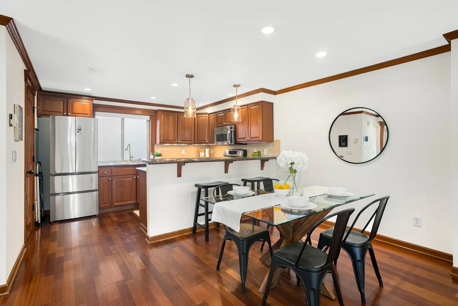 3043 59th Avenue SW #B, Seattle, WA 98116
