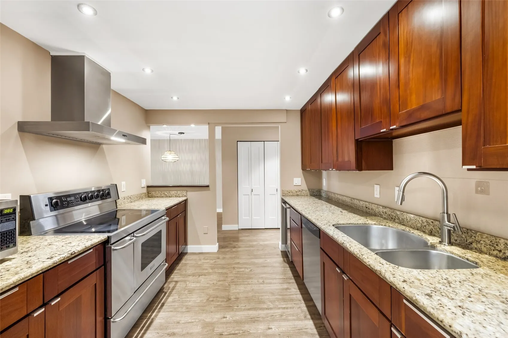 701 17th Avenue #105, Seattle, WA 98122
