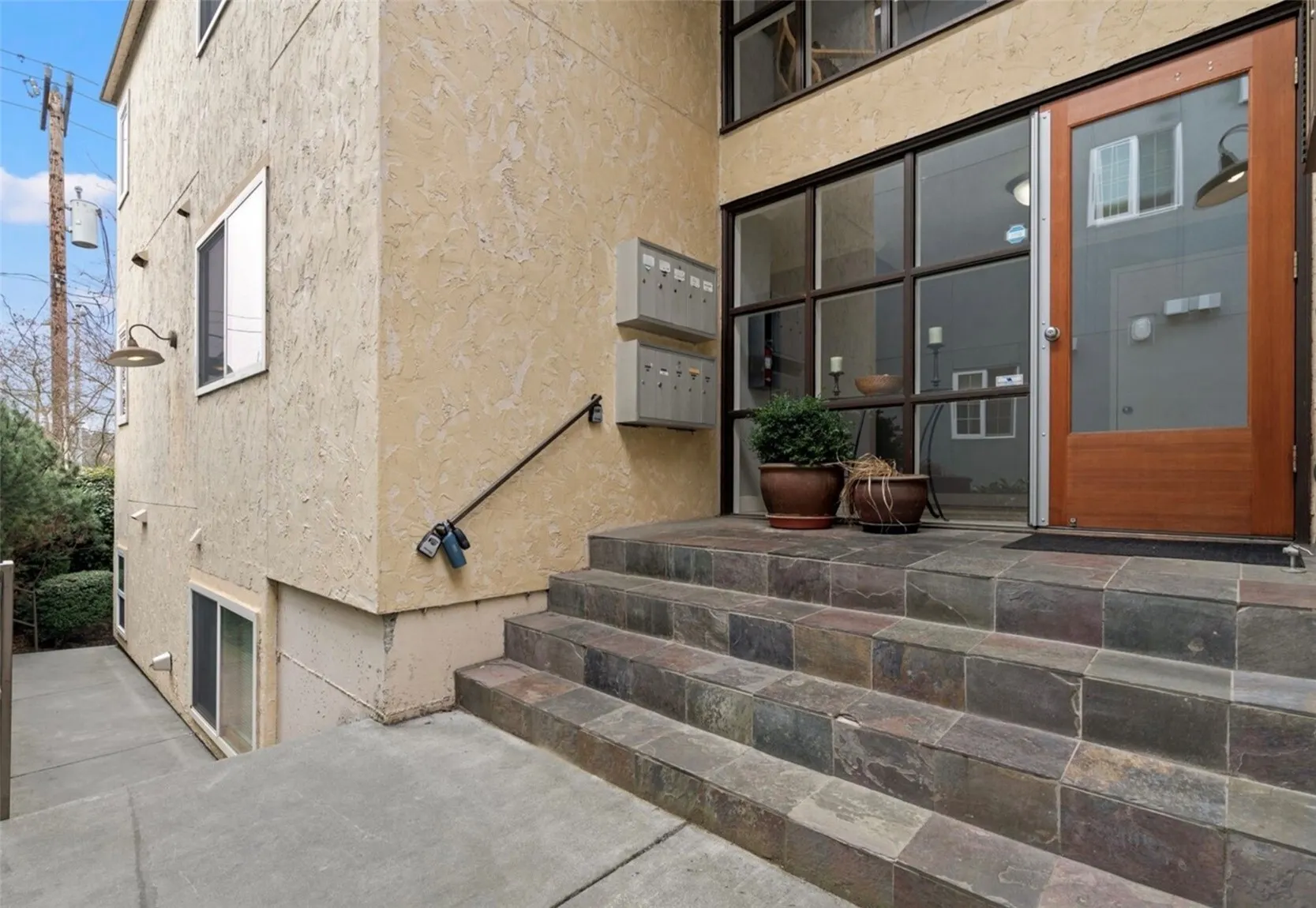 3626 14th Avenue W #102, Seattle, WA 98119