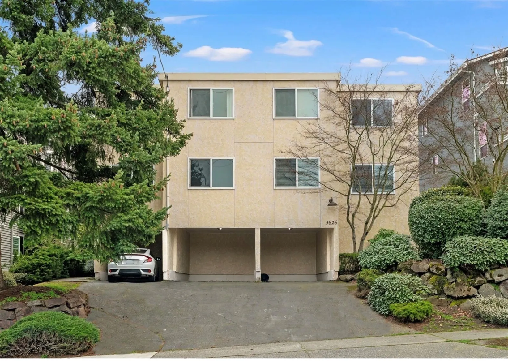 3626 14th Avenue W #102, Seattle, WA 98119