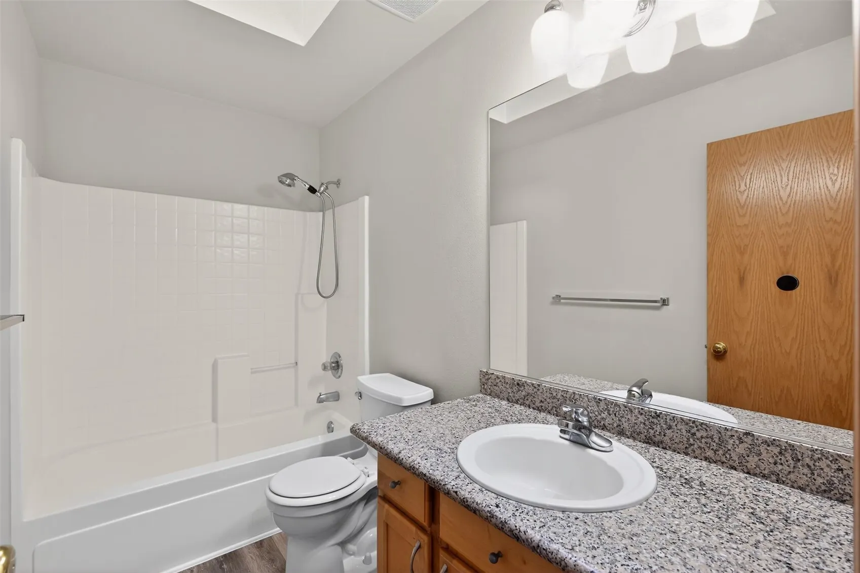 2103 NE 6th Circle , Renton, WA 98056-4501