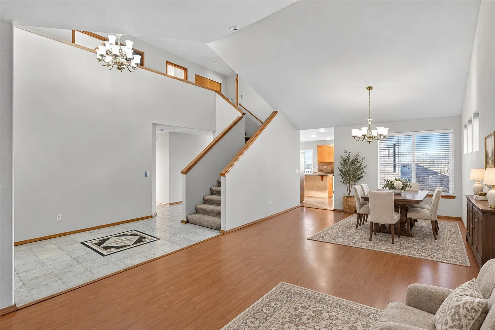 2103 NE 6th Circle , Renton, WA 98056-4501