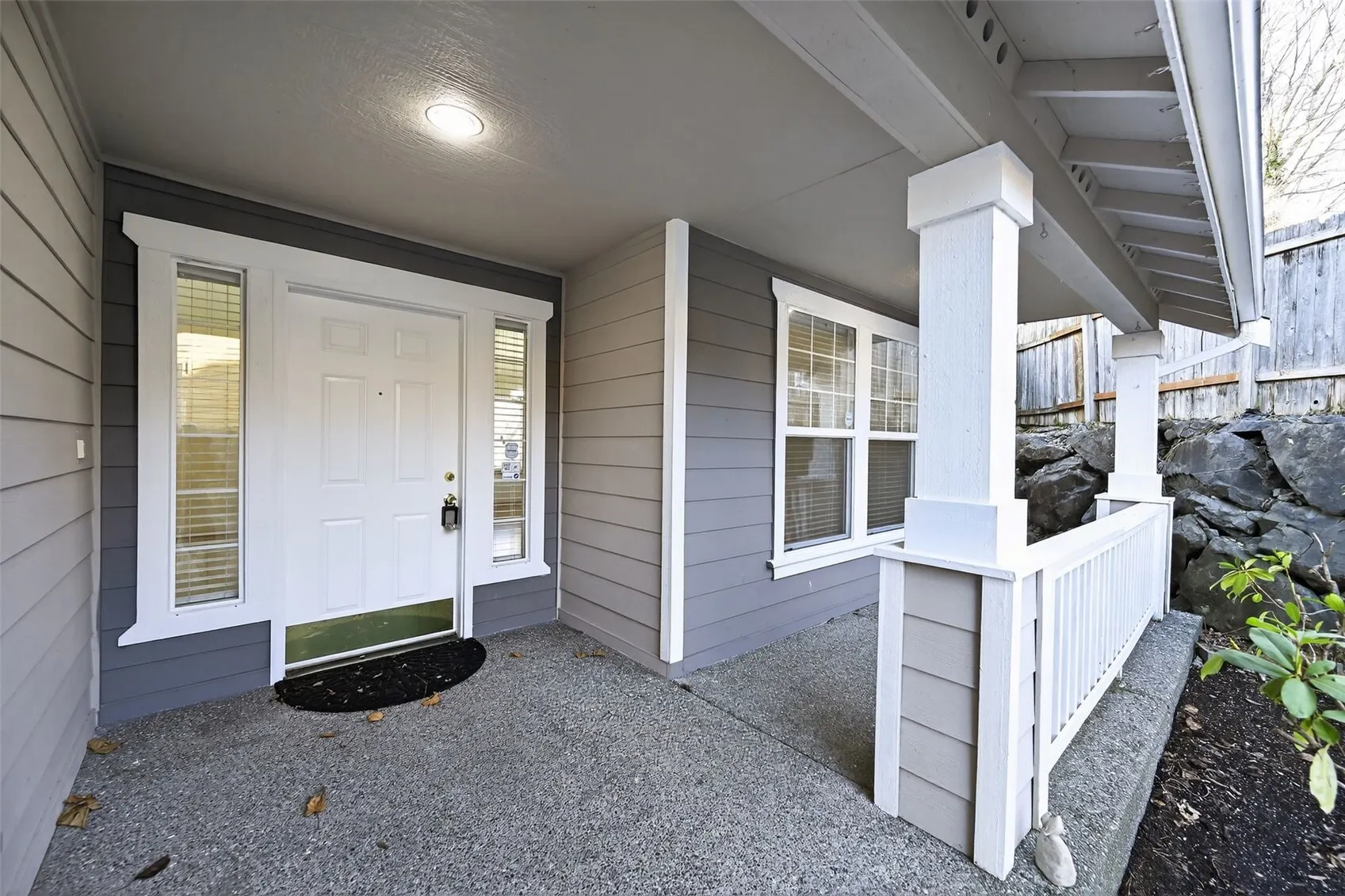 2103 NE 6th Circle , Renton, WA 98056-4501