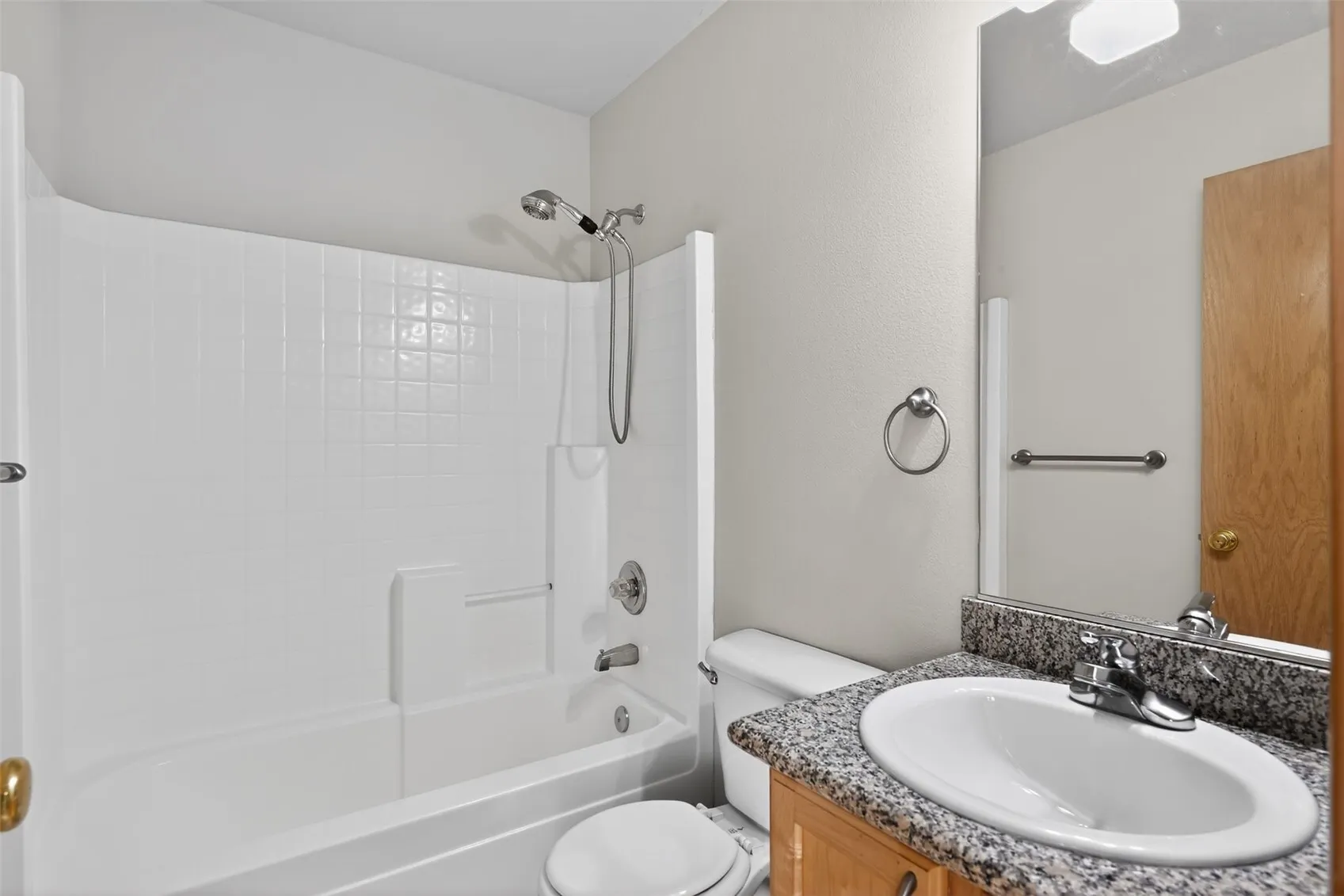 2103 NE 6th Circle , Renton, WA 98056-4501