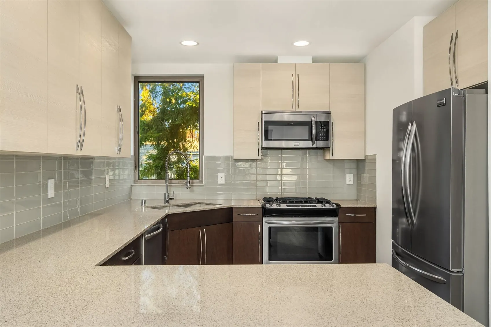508 N 105th Street , Seattle, WA 98133