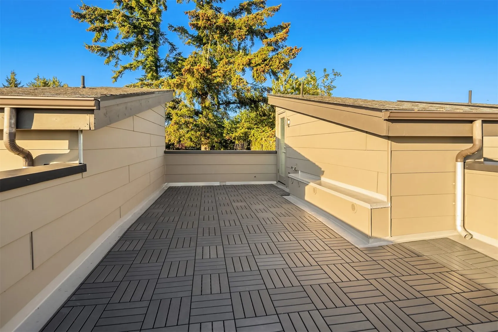 508 N 105th Street , Seattle, WA 98133