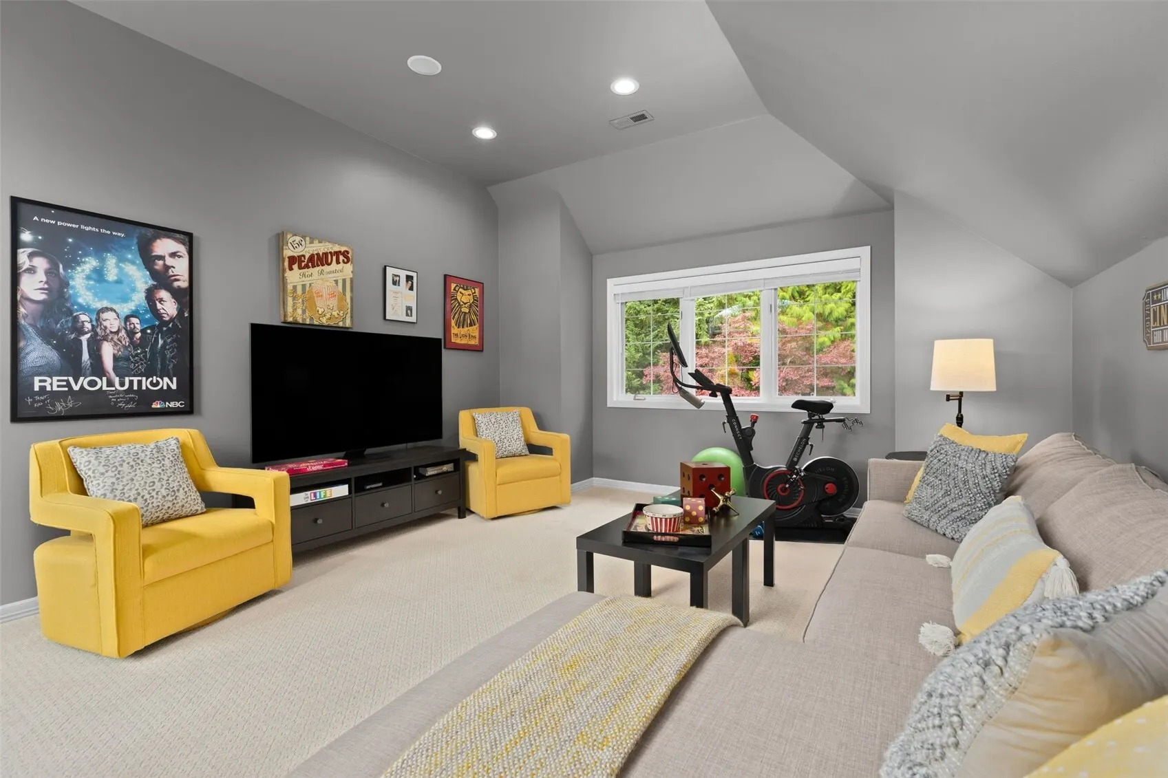 24634 SE 9th Place , Sammamish, WA 98074