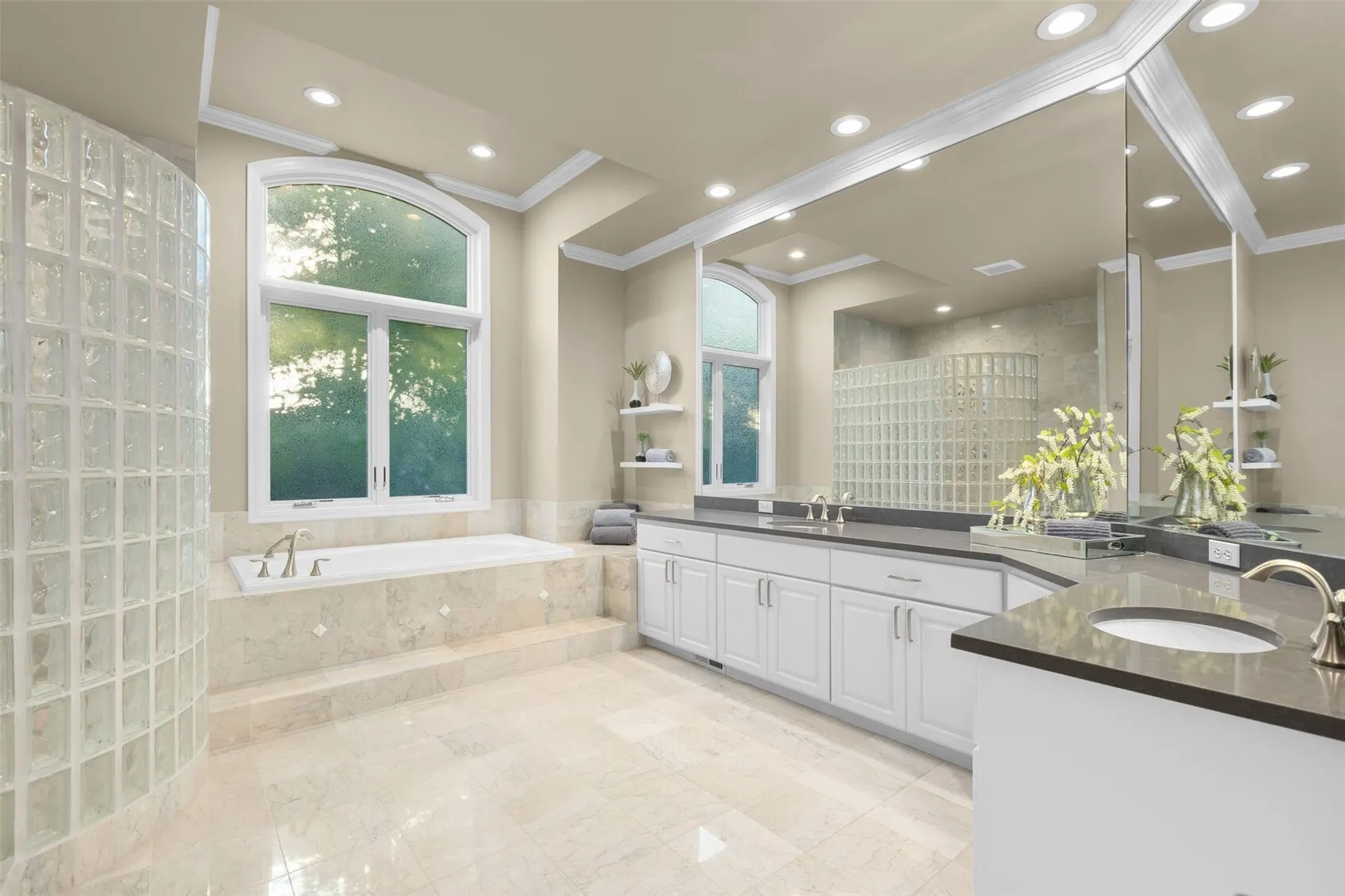 24634 SE 9th Place , Sammamish, WA 98074