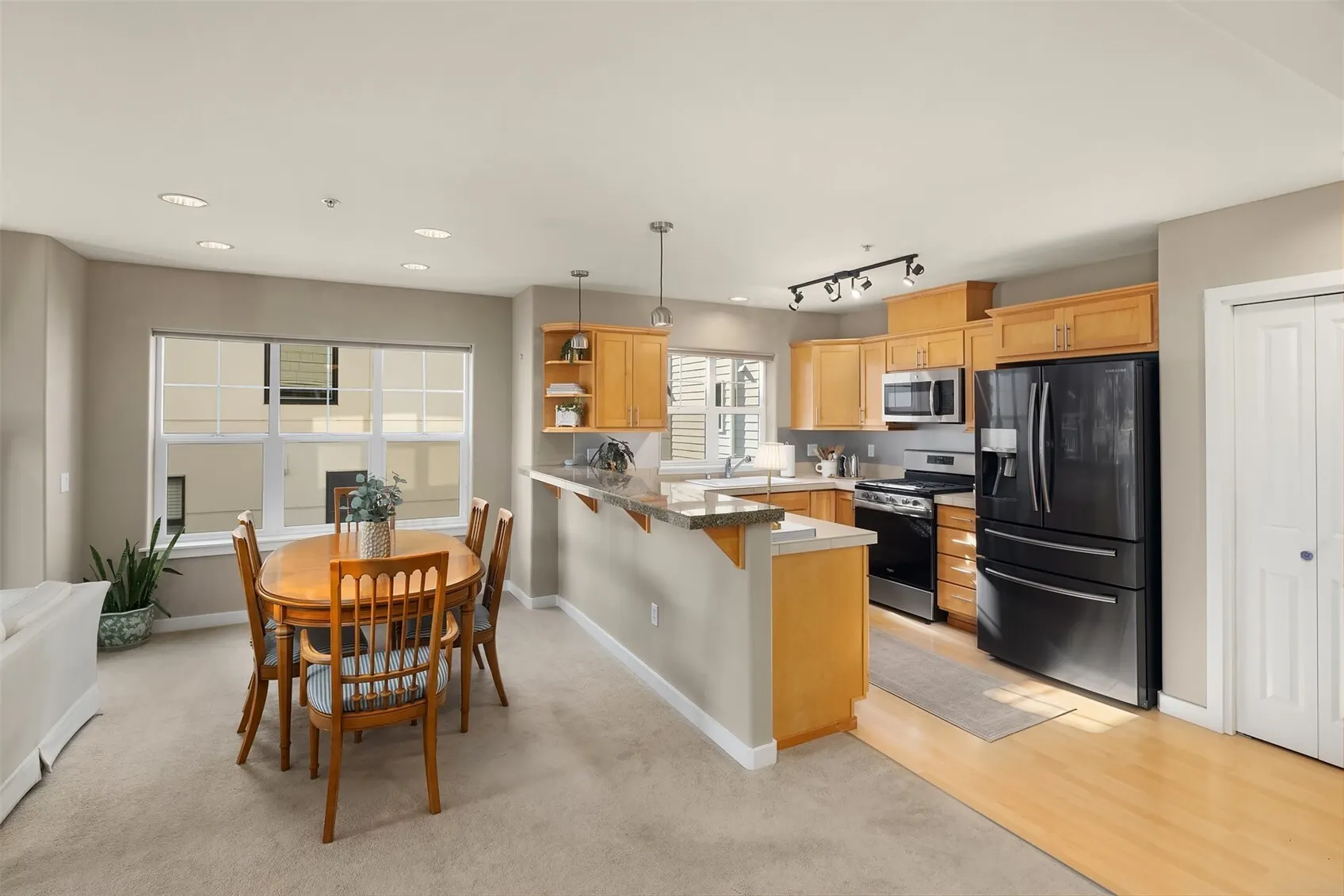 1415 6th Avenue N #304, Seattle, WA 98109