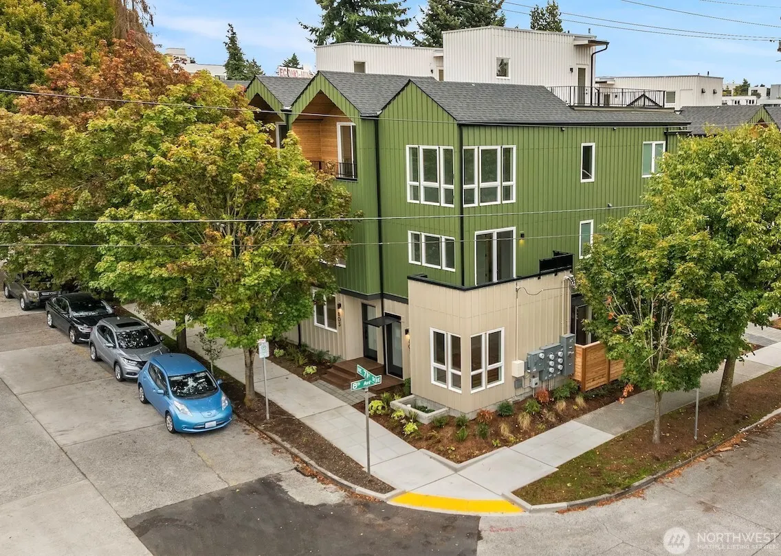 803 NE 71st Street , Seattle, WA 98115