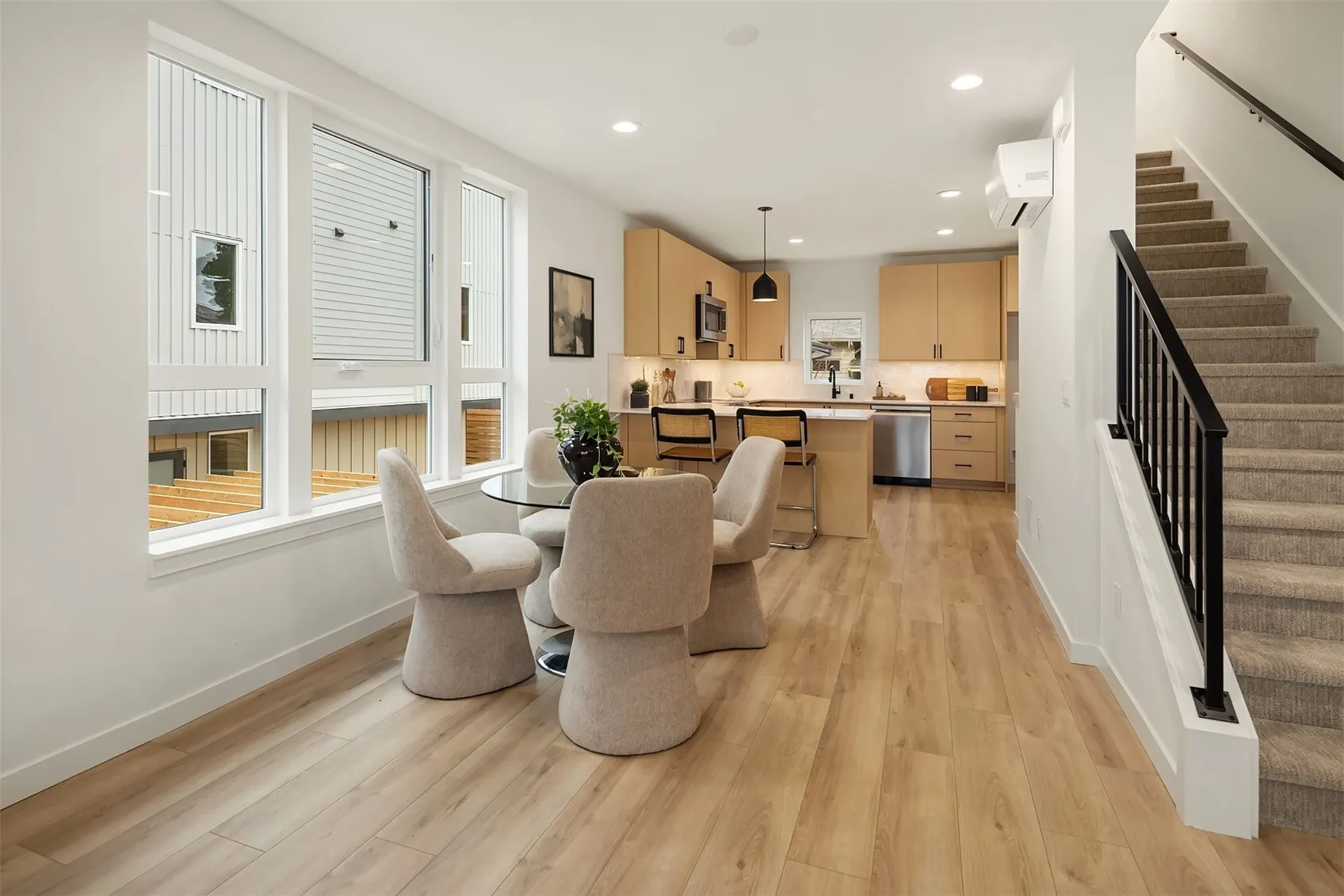 803 NE 71st Street , Seattle, WA 98115
