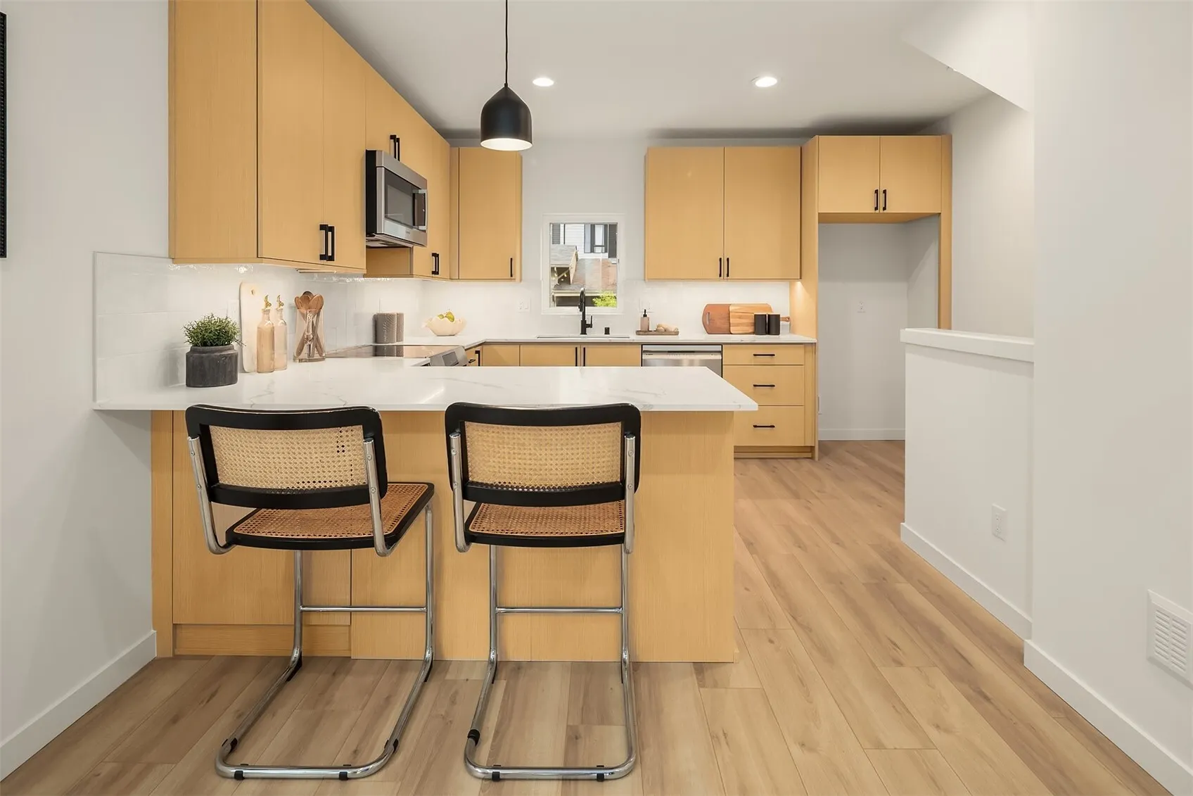803 NE 71st Street , Seattle, WA 98115
