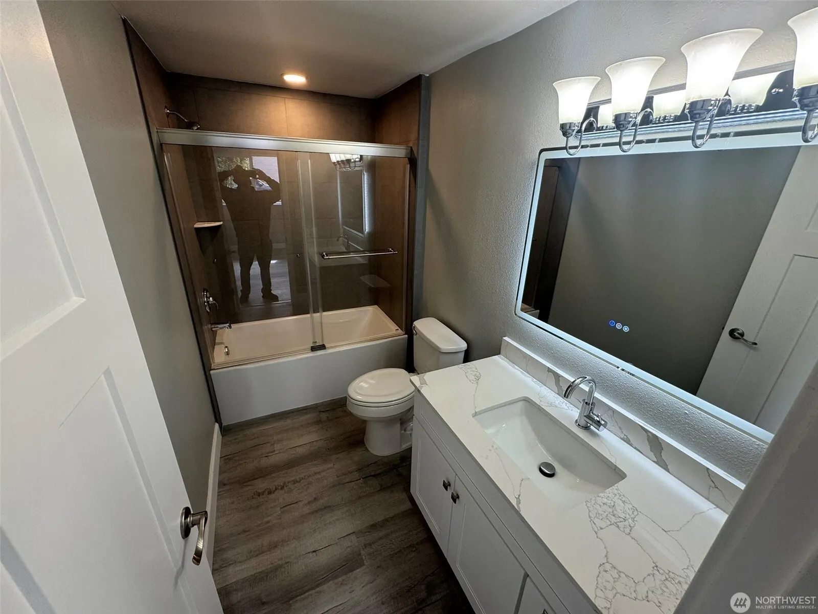 14616 Ash Way , Lynnwood, WA 98087