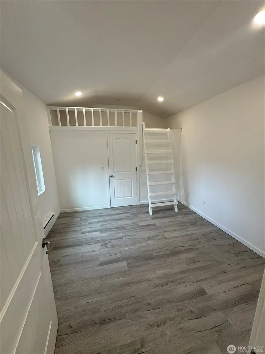 14616 Ash Way , Lynnwood, WA 98087