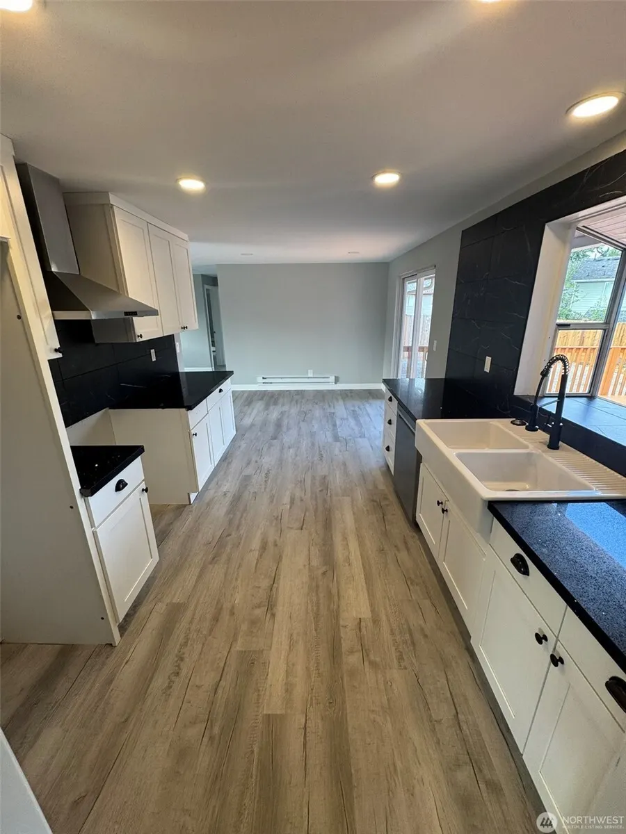 14616 Ash Way , Lynnwood, WA 98087