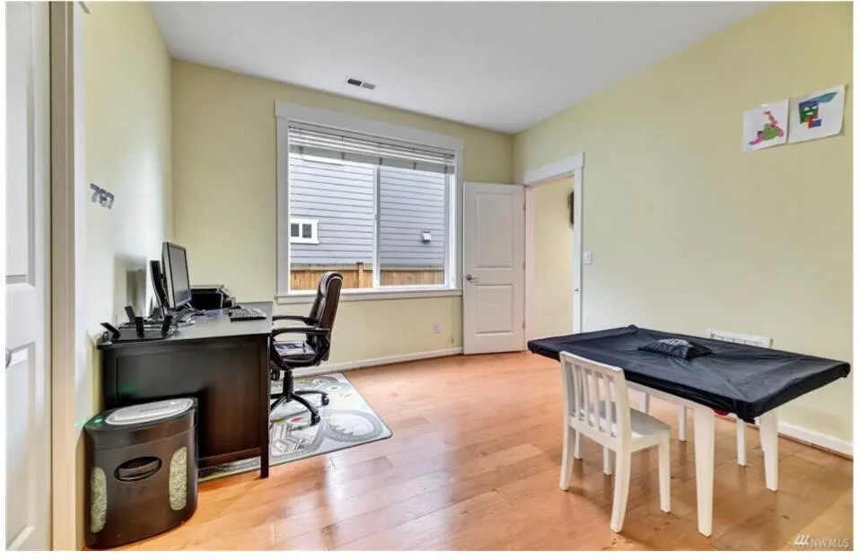 11667 170th Court NE, Redmond, WA 98052